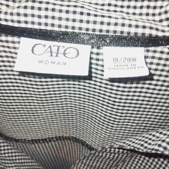Women's Size 18-20w "CATO" Quarter Length Sleeves Button Up Shirt - Picture 2 of 3